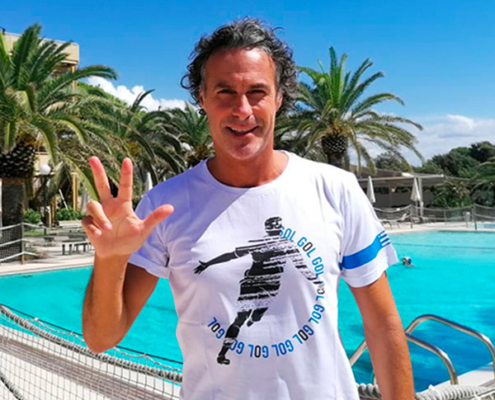 Fabio Galante veste la T-Shirt Bomber Esultanza di Piutre